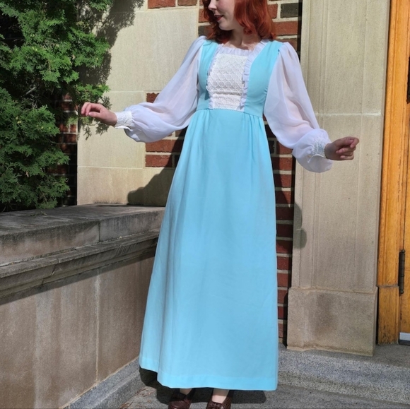 Vintage 1970 Teen Trend White Chiffon + Aqua textured polyester Maxi Dress - Picture 2 of 4